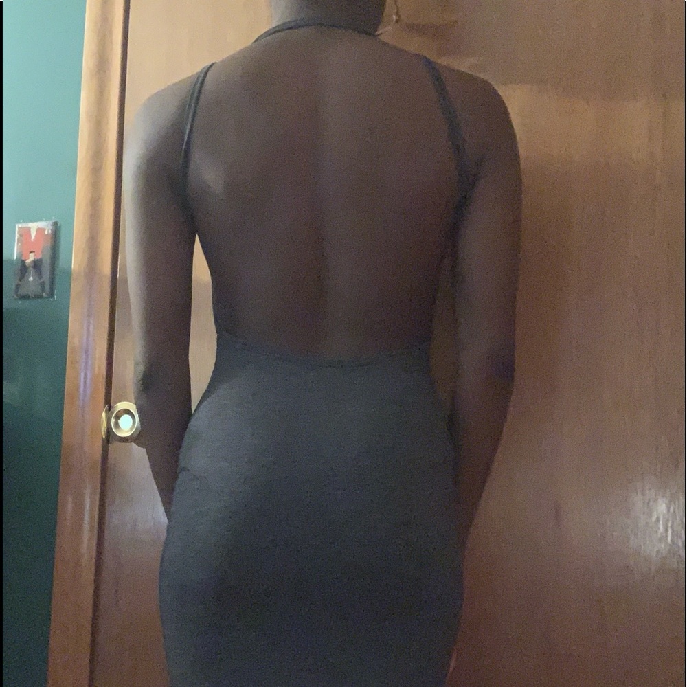 Backless Dress - Picture 5 of 6